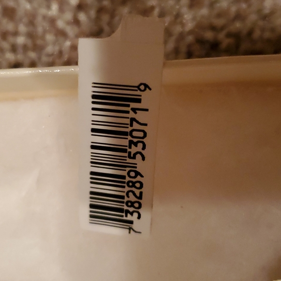 Necklace and earrings set. - Picture 4 of 4